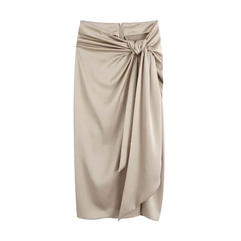 Long satin skirt tied at the waist