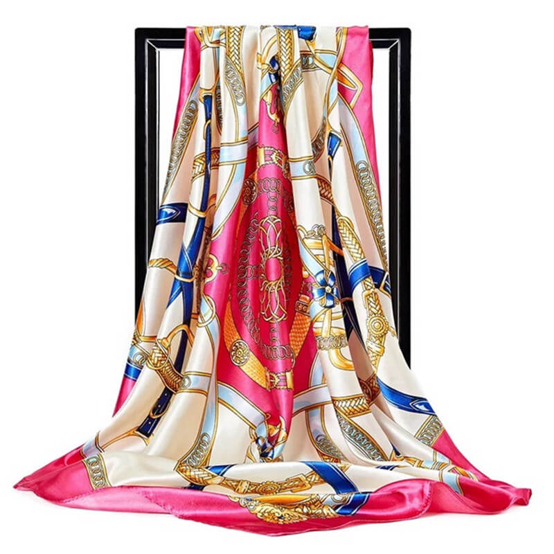 Foulard en satin rose 