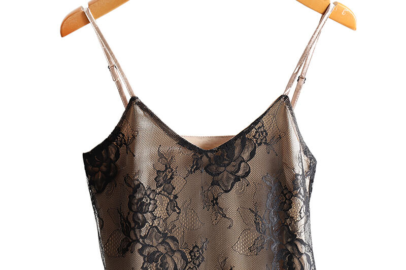 Satin tank top covered with lace