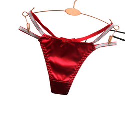 Culotte en satin bretelles à paillette rouge