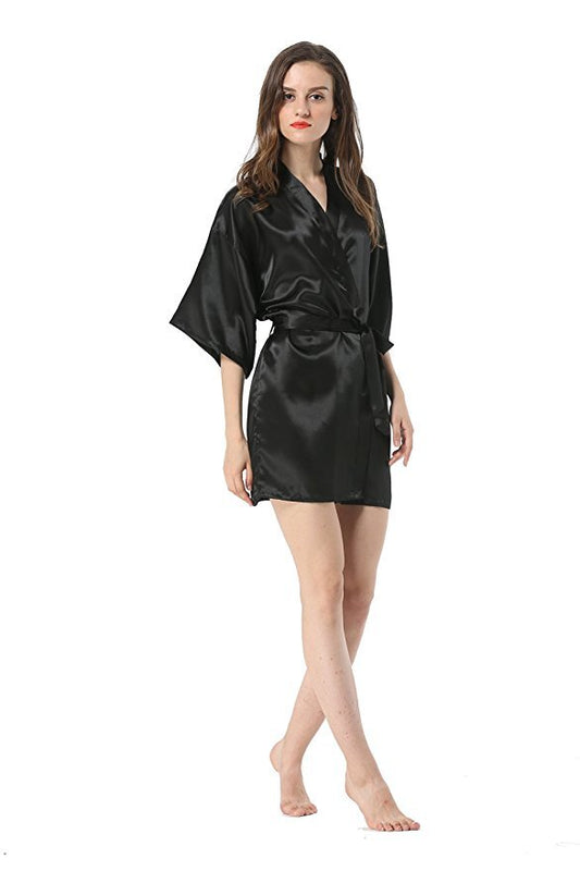 Kimono en satin noir pour femme