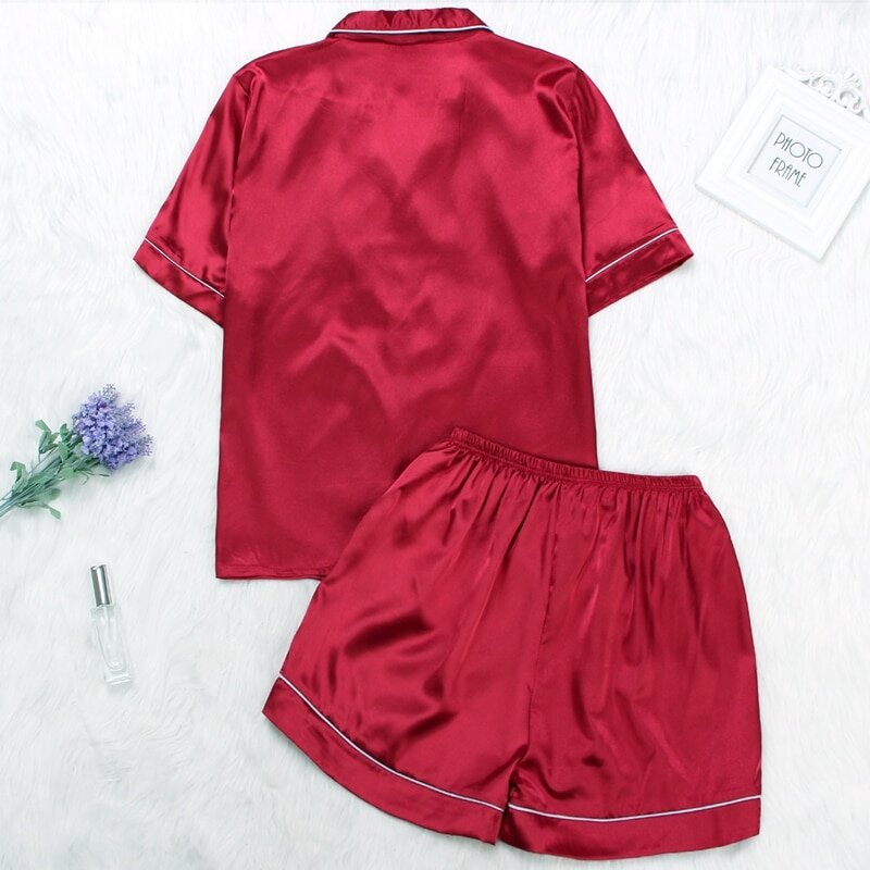 Pyjama rouge en satin Elsa