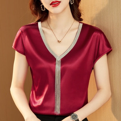 Blouse femme satin manches courtes détails dorés rouge