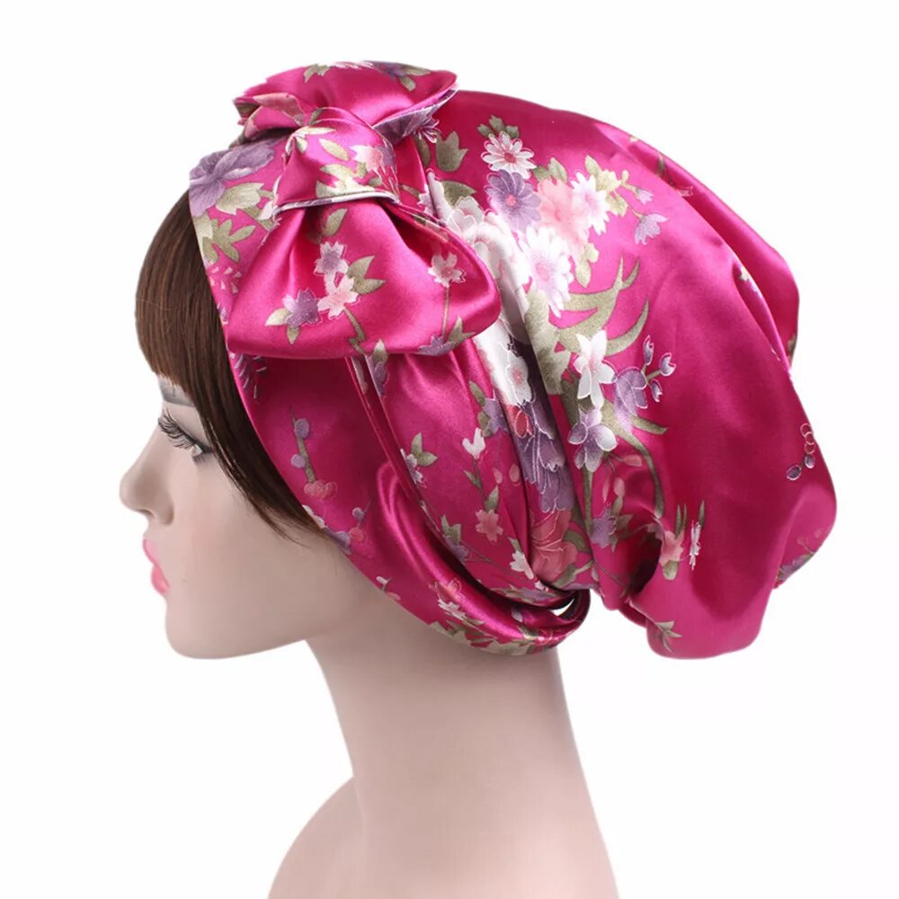 bonnet en satin fantaisie noué rose