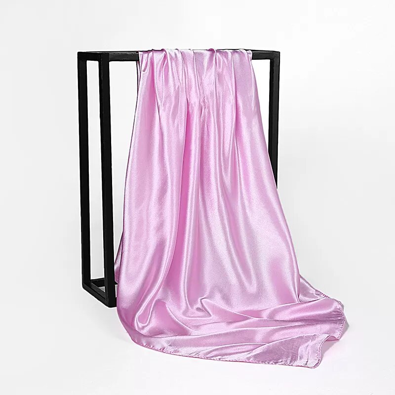    foulard en satin rose bebe