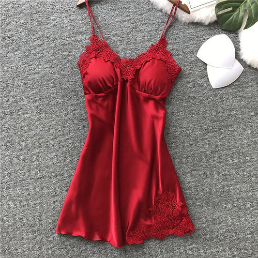 nuisette satin brodée rouge