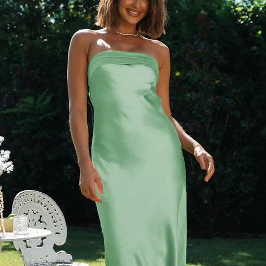     robe maxi en satin vert sauge et bustier